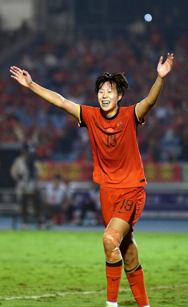 中国女足在比赛中获得了耀眼的胜利