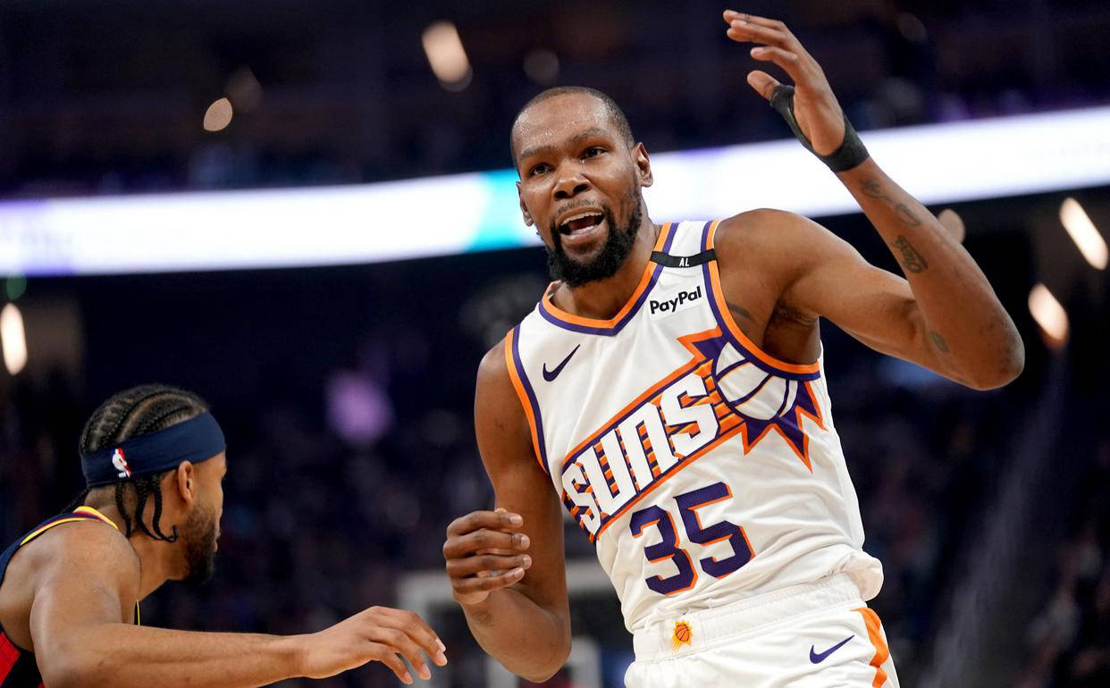 勇士力克马刺，拉文送出助攻