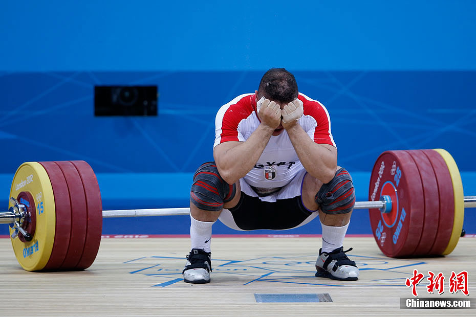 PG游戏下载-比赛中遭遇重大失误的运动员