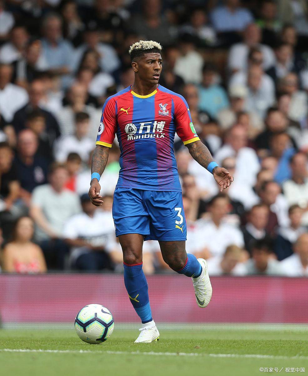 南安普顿客场险胜，全队庆祝