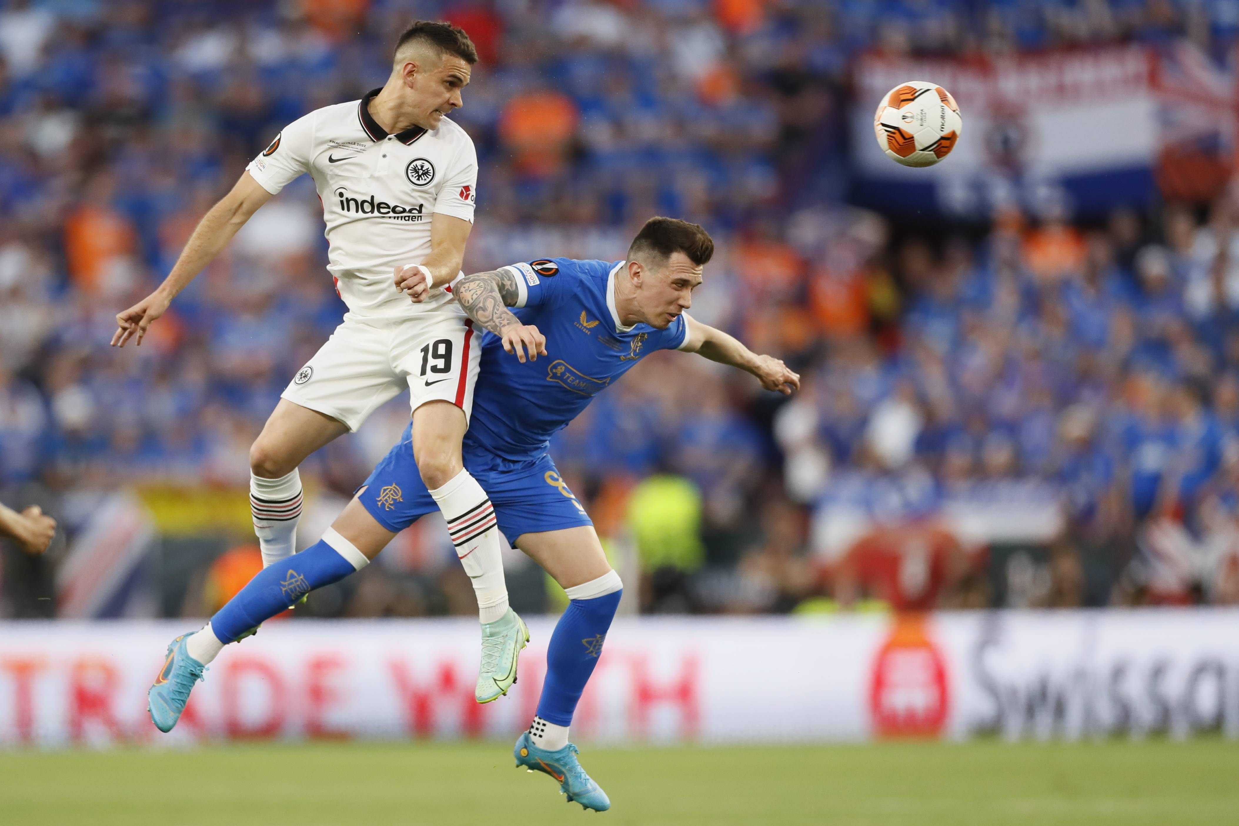 德国球队在欧冠赛场上取得大胜