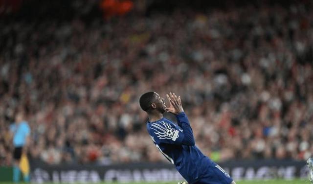 巴西前锋斩获欧冠最佳进球奖