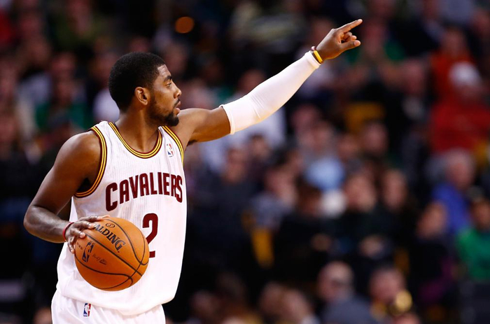 骑士队球迷在比赛中焚烧球员球衣,引发争议 骑士队球迷在比赛中焚烧球员球衣,引发争议