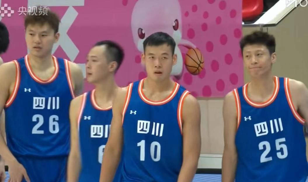 四川队球员表现出色，帮助球队取胜