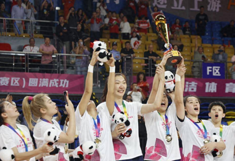 四川队球员表现出色，帮助球队取胜