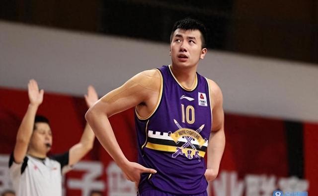 上海球队顽强拼搏，逆袭夺取胜利的简单介绍