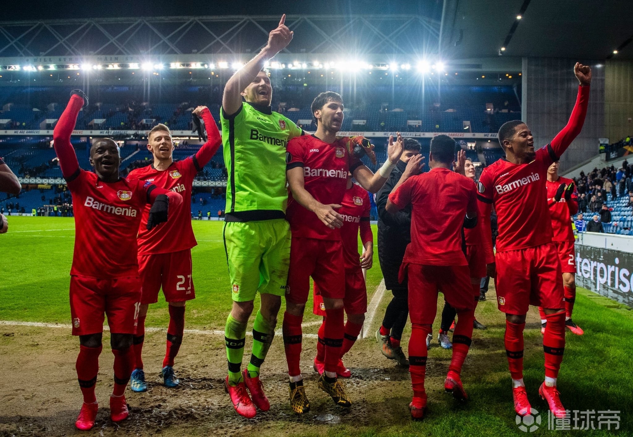 包含德国爆冷勒沃库森，恩昆库完成帽子戏法的词条