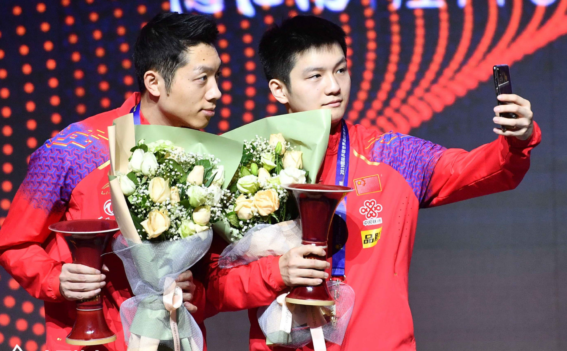 法国乒乓球队完胜日本乒乓球队,许昕统治全场 法国乒乓球队完胜日本乒乓球队,许昕统治全场