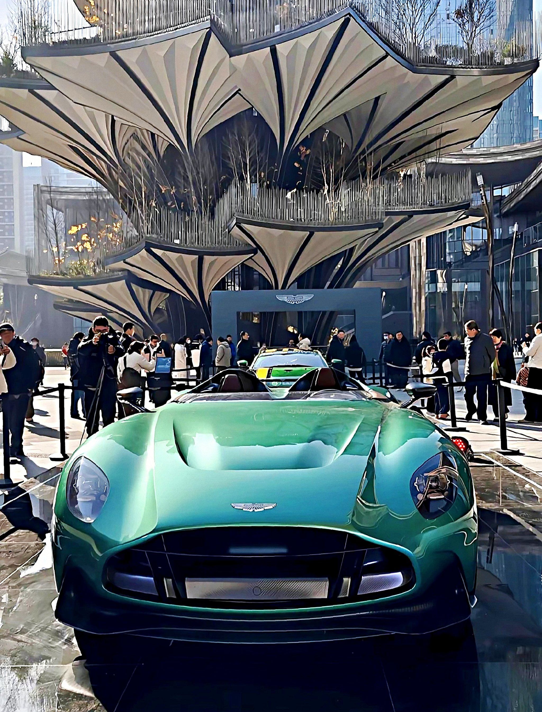 梅赛德斯力克阿斯顿马丁,诺里斯惊艳四座的简单介绍 梅赛德斯力克阿斯顿马丁,诺里斯惊艳四座的简单介绍