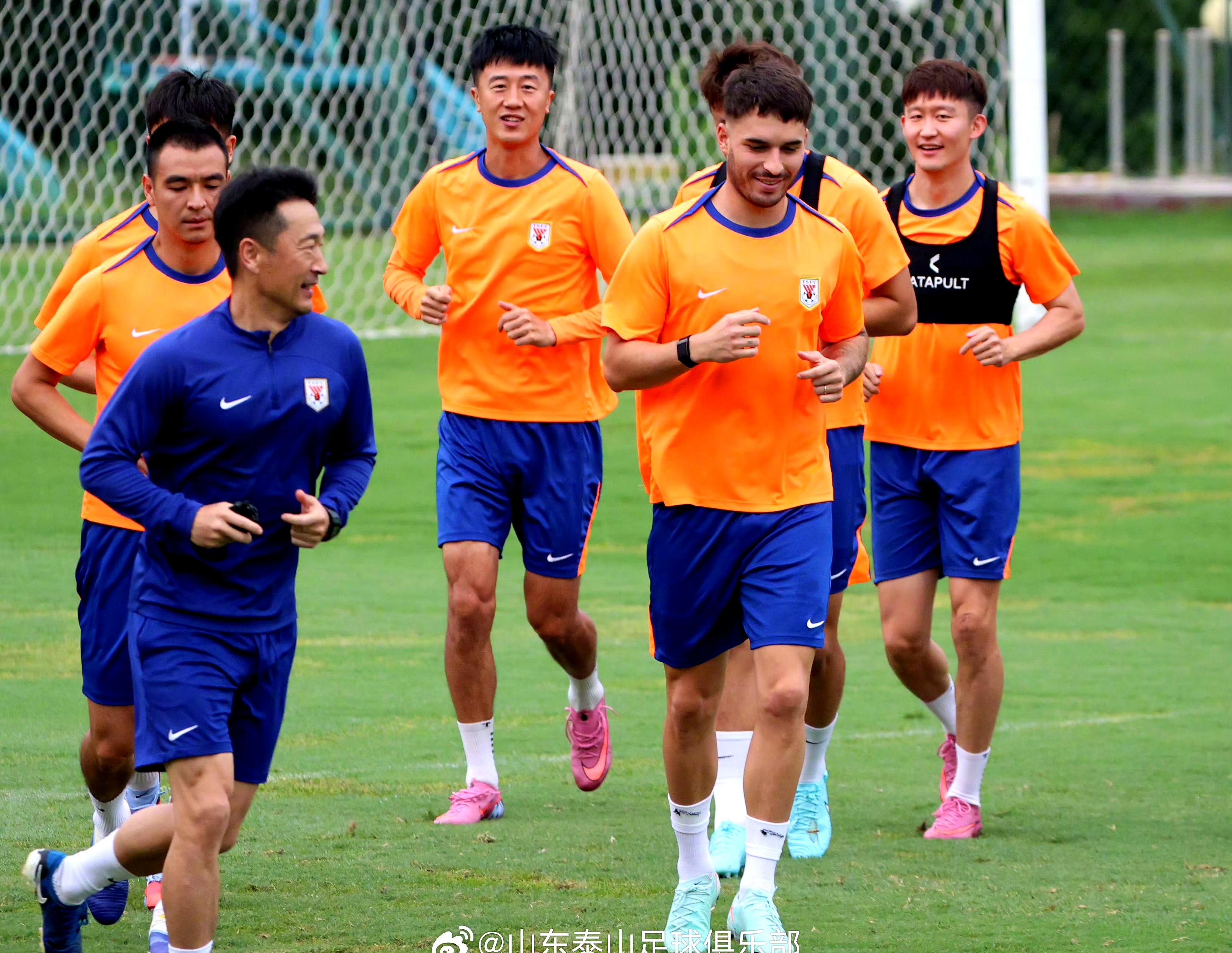 关于中国队横扫泰国队,郑思维统治全场的信息 关于中国队横扫泰国队,郑思维统治全场的信息